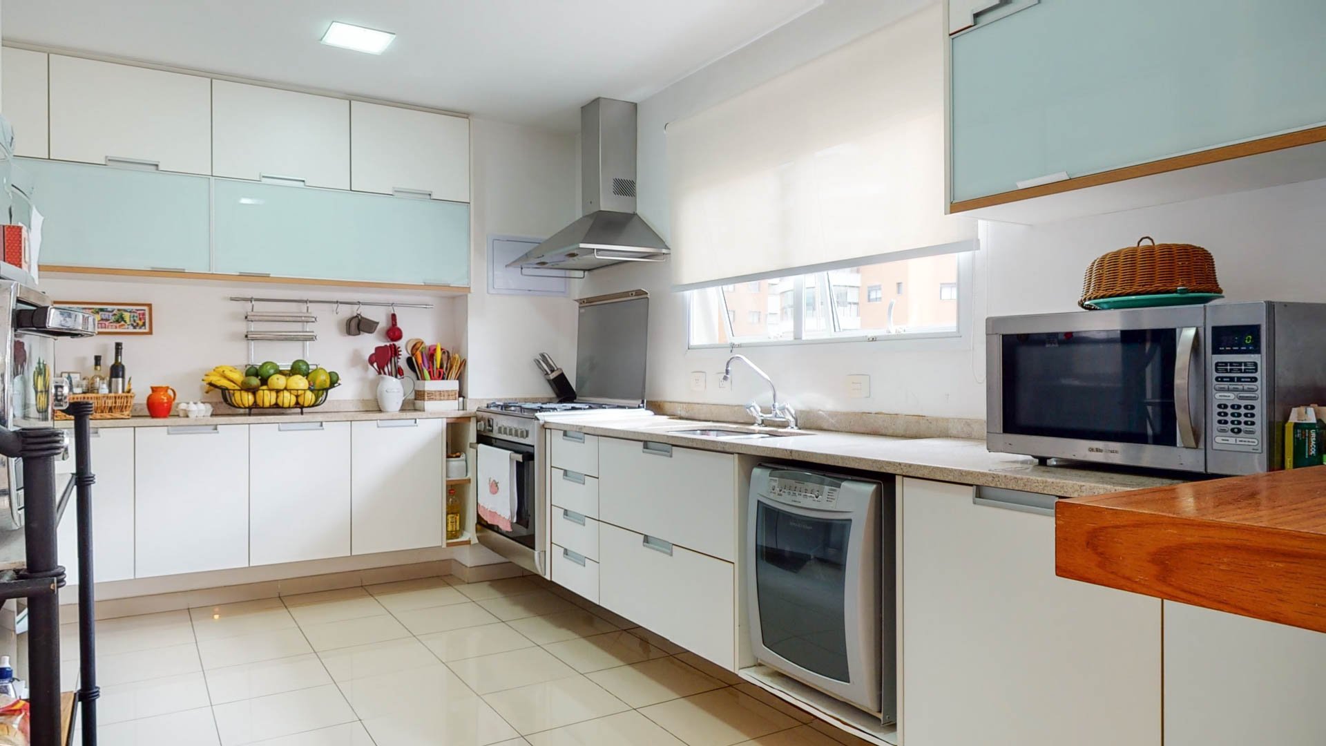 Apartamento para Venda por R$2.300.000,00 com 247m², 3 dormitórios e 4 vagas - Vila andrade, São paulo / SP
